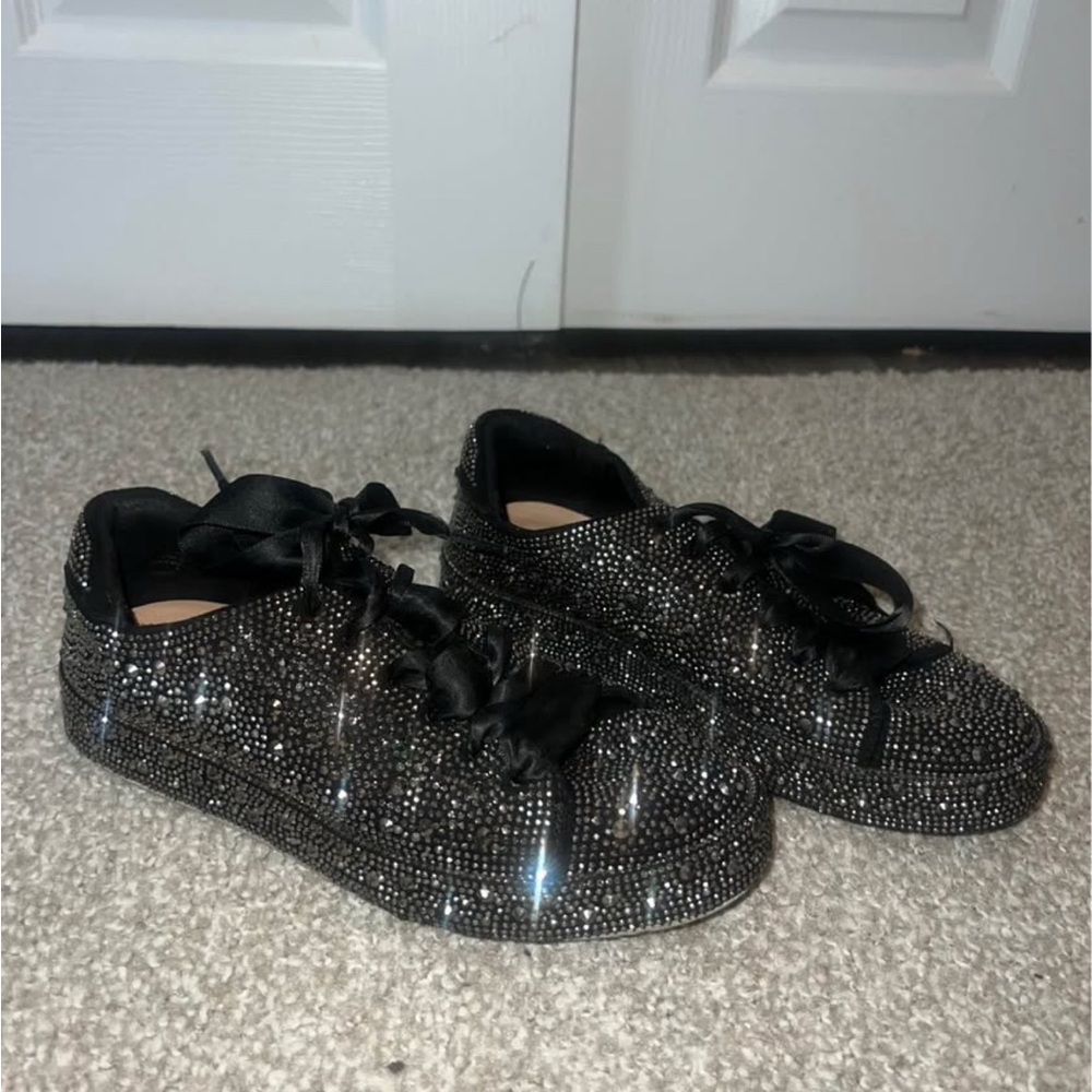 Eagles cheer shoes
